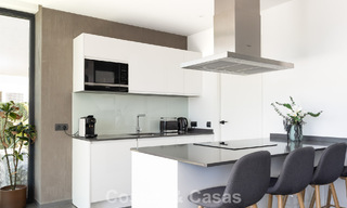 Modern turnkey villa for sale in a sought-after golf community near Estepona town centre 799470 