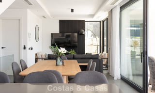 Modern turnkey villa for sale in a sought-after golf community near Estepona town centre 799472 