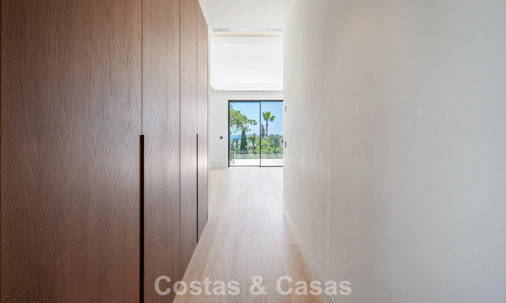 New, modern architectural villa with breathtaking sea views for sale on Marbella’s Golden Mile 799309