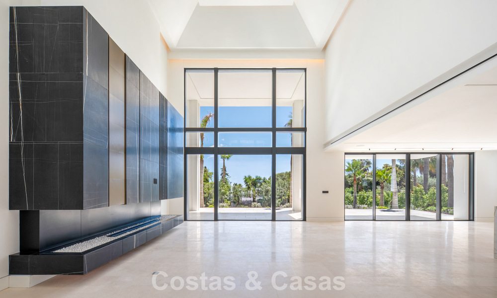 New, modern architectural villa with breathtaking sea views for sale on Marbella’s Golden Mile 799314
