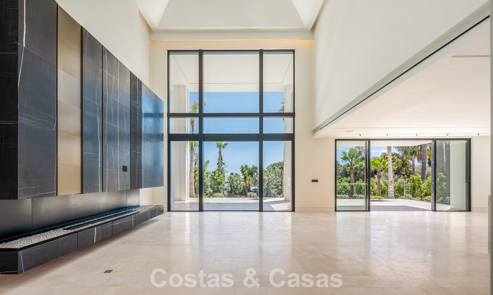 New, modern architectural villa with breathtaking sea views for sale on Marbella’s Golden Mile 799327