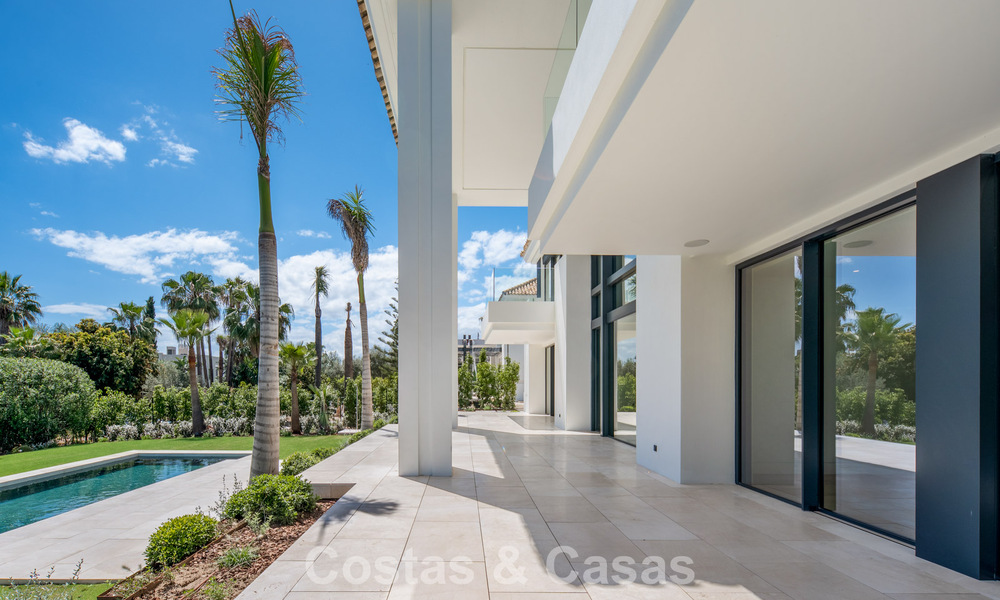 New, modern architectural villa with breathtaking sea views for sale on Marbella’s Golden Mile 799331