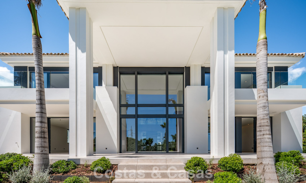 New, modern architectural villa with breathtaking sea views for sale on Marbella’s Golden Mile 799338