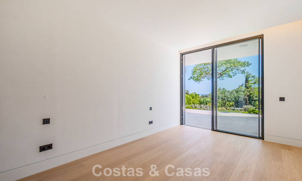 New, modern architectural villa with breathtaking sea views for sale on Marbella’s Golden Mile 799352