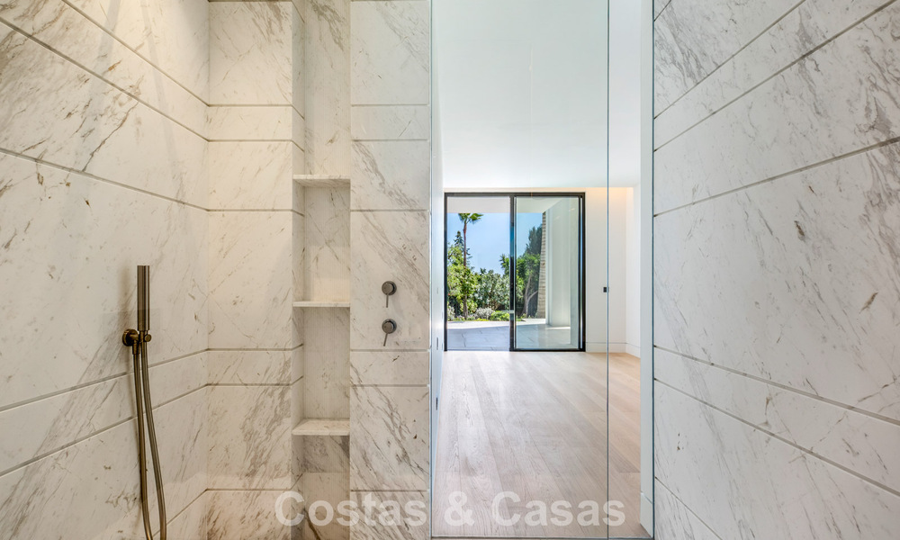 New, modern architectural villa with breathtaking sea views for sale on Marbella’s Golden Mile 799354