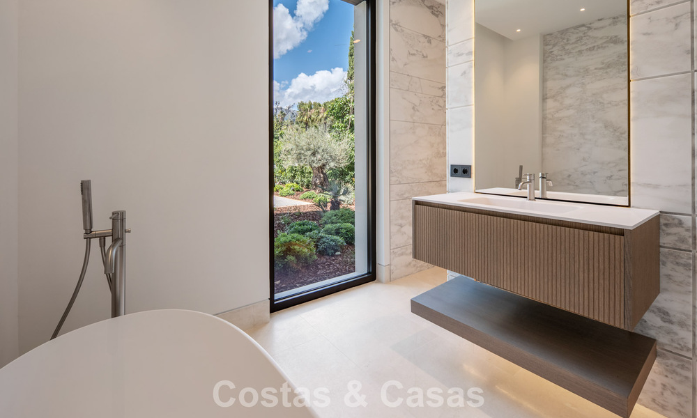 New, modern architectural villa with breathtaking sea views for sale on Marbella’s Golden Mile 799356