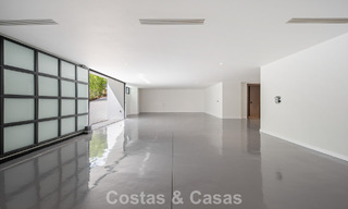 New, modern architectural villa with breathtaking sea views for sale on Marbella’s Golden Mile 799359 