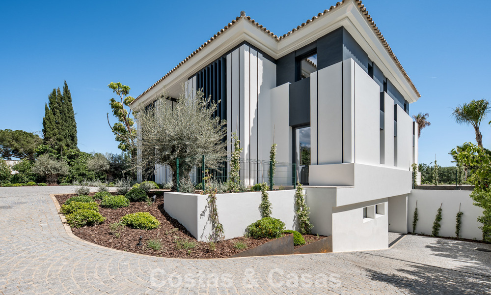 New, modern architectural villa with breathtaking sea views for sale on Marbella’s Golden Mile 799361