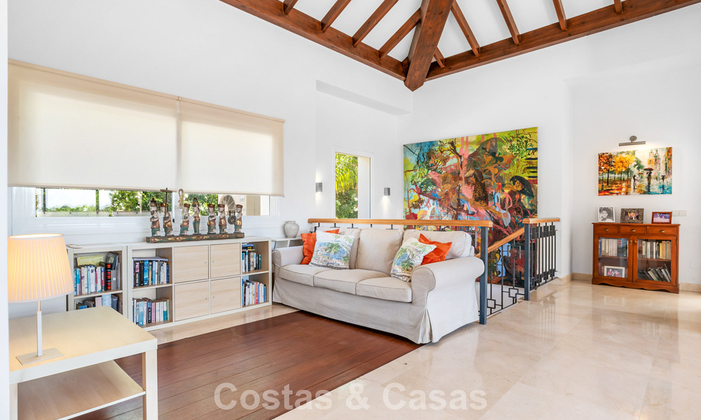 Timeless Spanish luxury villa with large garden and pool for sale in the hills of Marbella - Benahavís 799378