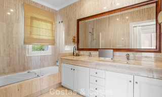 Timeless Spanish luxury villa with large garden and pool for sale in the hills of Marbella - Benahavís 799389 