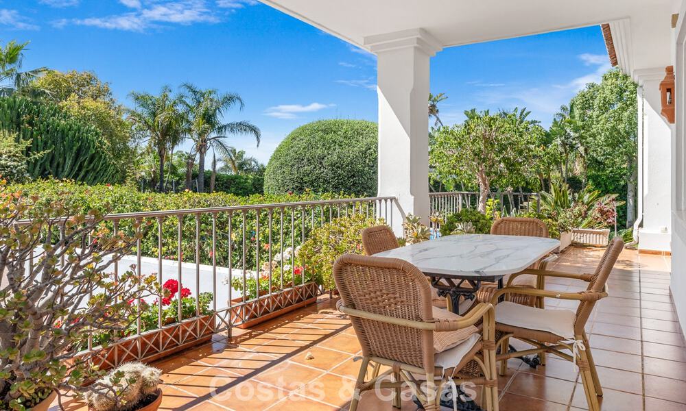 Timeless Spanish luxury villa with large garden and pool for sale in the hills of Marbella - Benahavís 799396