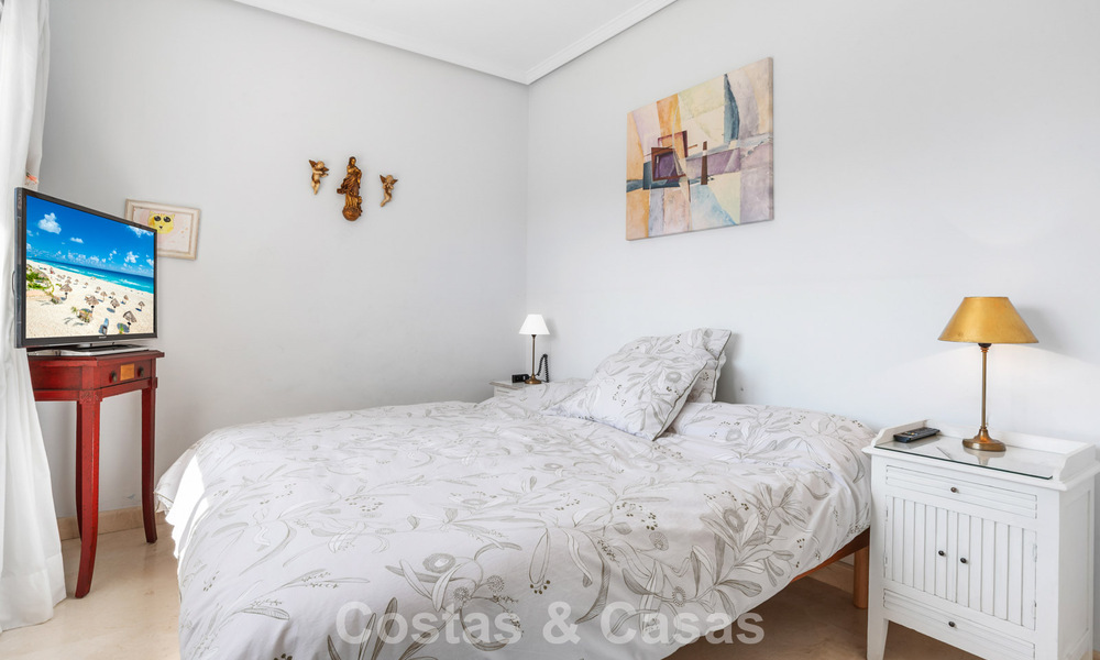 Timeless Spanish luxury villa with large garden and pool for sale in the hills of Marbella - Benahavís 799401
