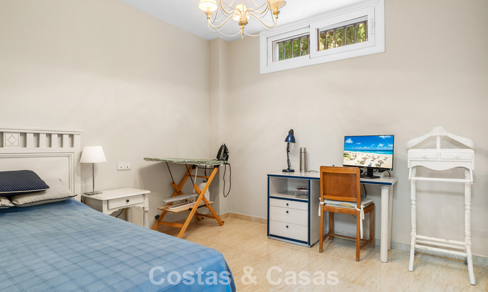 Timeless Spanish luxury villa with large garden and pool for sale in the hills of Marbella - Benahavís 799406