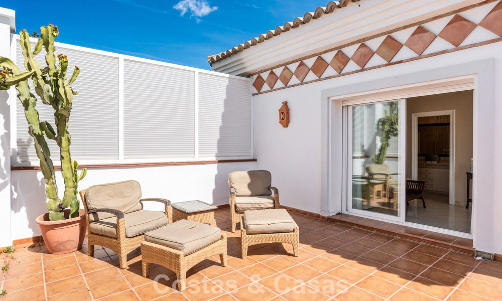 Timeless Spanish luxury villa with large garden and pool for sale in the hills of Marbella - Benahavís 799412