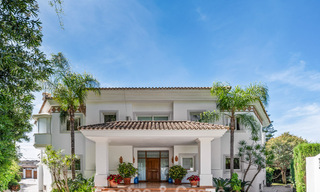 Timeless Spanish luxury villa with large garden and pool for sale in the hills of Marbella - Benahavís 799416 