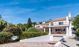 Timeless Spanish luxury villa with large garden and pool for sale in the hills of Marbella - Benahavís 799417 