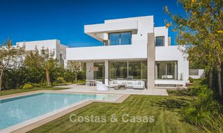 Stylish contemporary villa for sale on the new golden mile between Marbella and Estepona 799478 