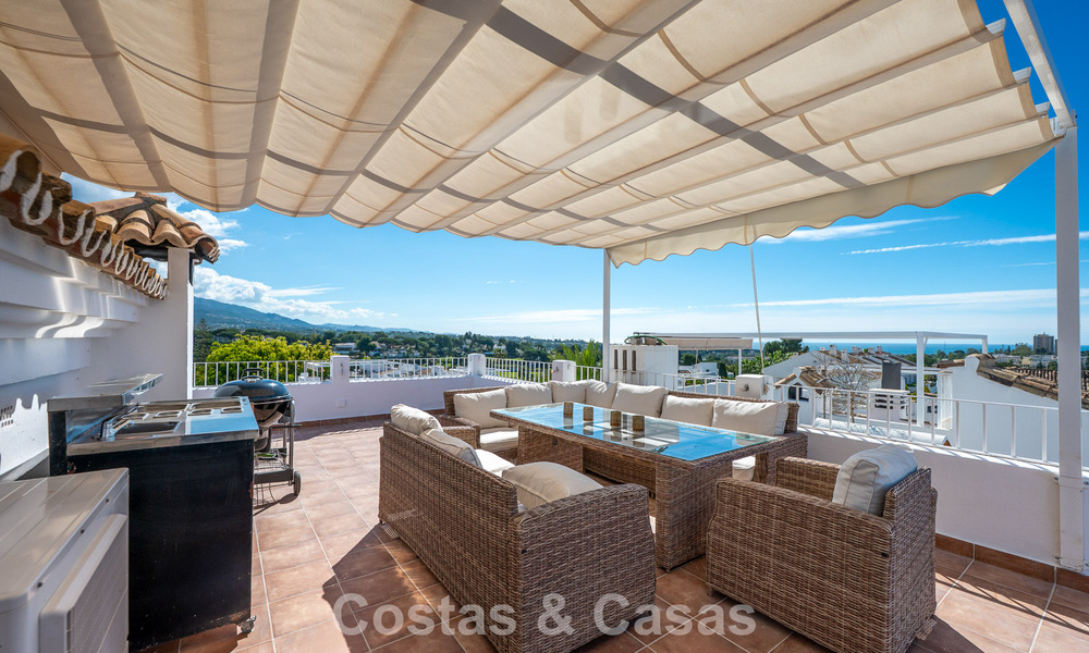 Beautiful townhouse with panoramic views for sale within walking distance of amenities in Nueva Andalucía, Marbella 799493