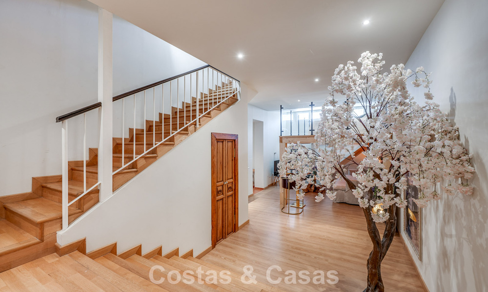 Beautiful townhouse with panoramic views for sale within walking distance of amenities in Nueva Andalucía, Marbella 799526