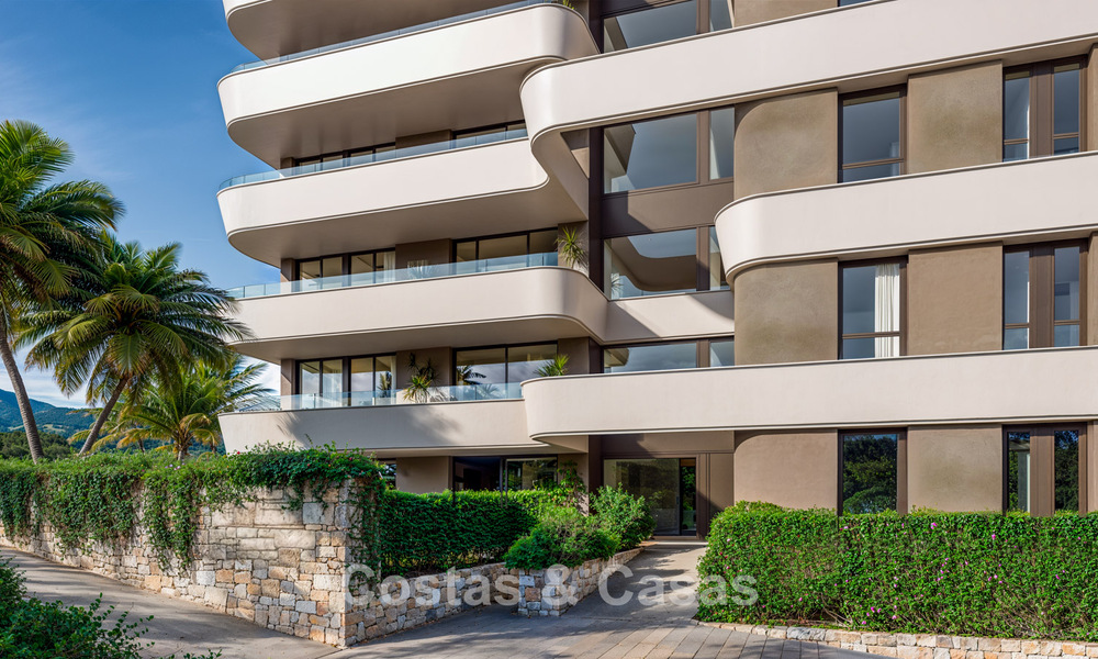 Launch! Modern new-build apartments with sea views for sale in the centre of Estepona 799532