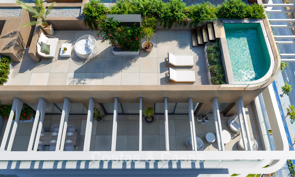 Launch! Modern new-build apartments with sea views for sale in the centre of Estepona 799543