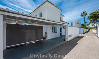 Move-in ready, modernised Mediterranean villa for sale just a few meters from the beach between Marbella and Estepona 799607 
