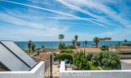 Move-in ready, modernised Mediterranean villa for sale just a few meters from the beach between Marbella and Estepona 799611
