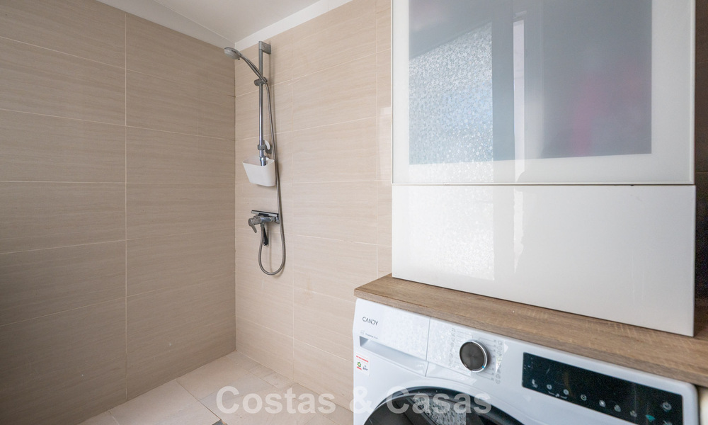 Move-in ready, modernised Mediterranean villa for sale just a few meters from the beach between Marbella and Estepona 799626
