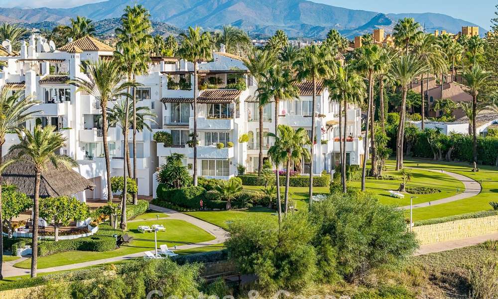 Exclusive renovated frontline beach apartment with direct sea views for sale on the New Golden Mile, Estepona East 799553