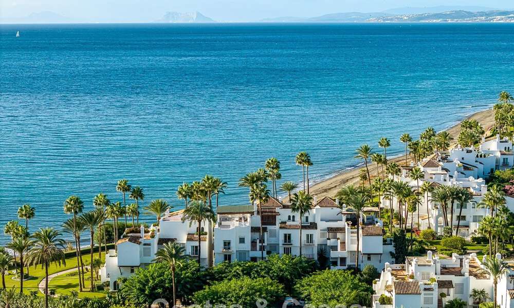 Exclusive renovated frontline beach apartment with direct sea views for sale on the New Golden Mile, Estepona East 799555