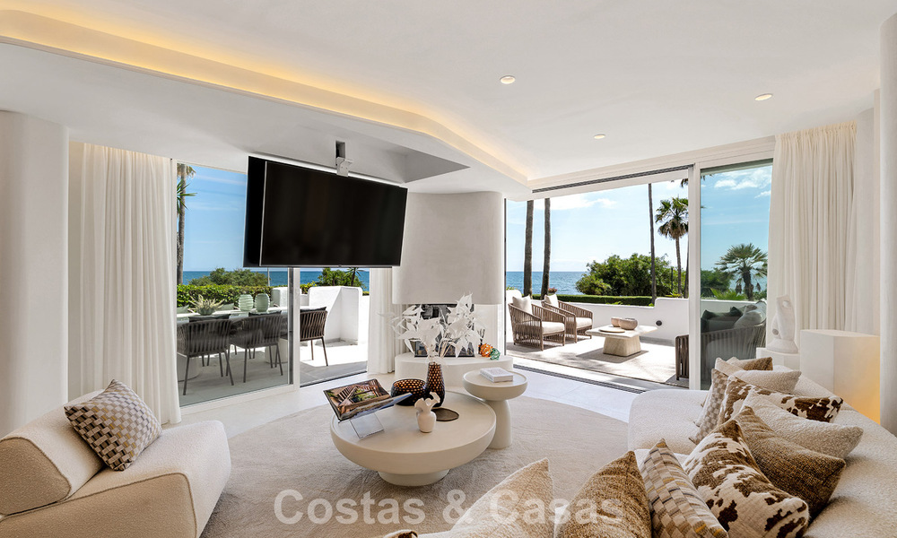 Exclusive renovated frontline beach apartment with direct sea views for sale on the New Golden Mile, Estepona East 799572