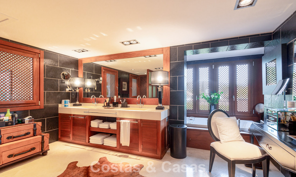 Timeless Andalusian luxury villa for sale in the exclusive gated community of Los Monteros, Marbella 799679
