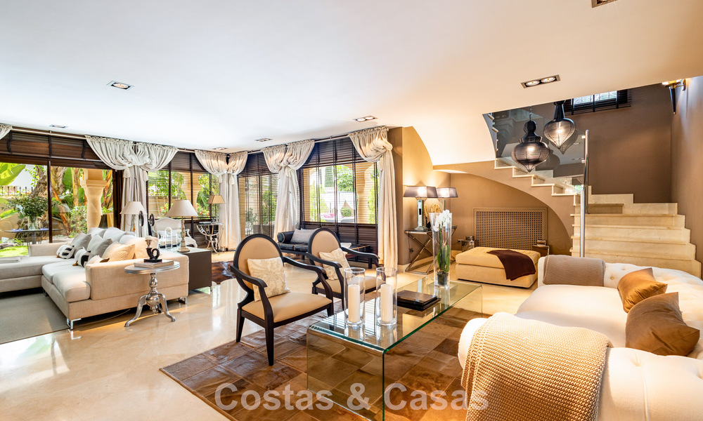 Timeless Andalusian luxury villa for sale in the exclusive gated community of Los Monteros, Marbella 799683