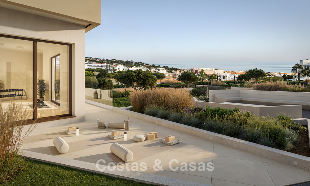 Modern new-build homes with mountain and sea views for sale in a resort-style complex in Fuengirola, Costa del Sol 799591