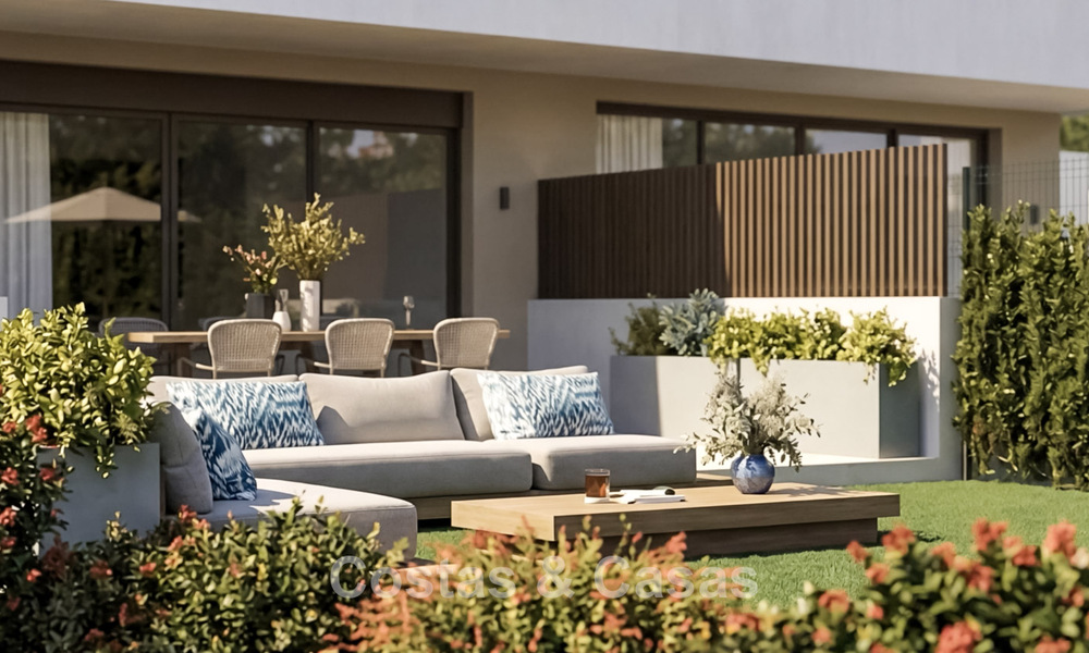 Modern new-build homes with mountain and sea views for sale in a resort-style complex in Fuengirola, Costa del Sol 799592