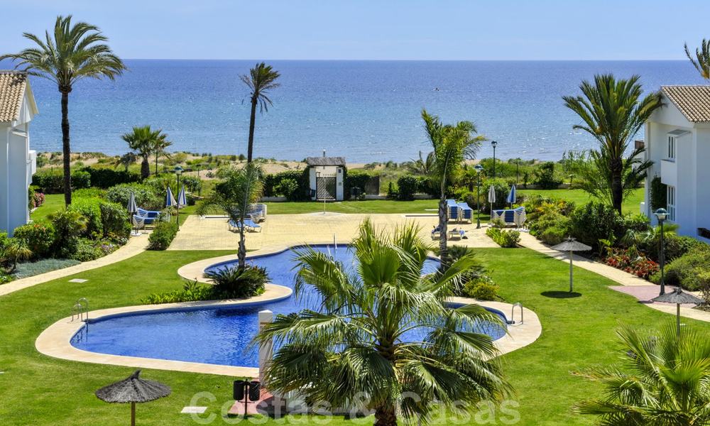 Beachfront and first line golf apartments for sale in Los Monteros Palm Beach, Marbella 20458