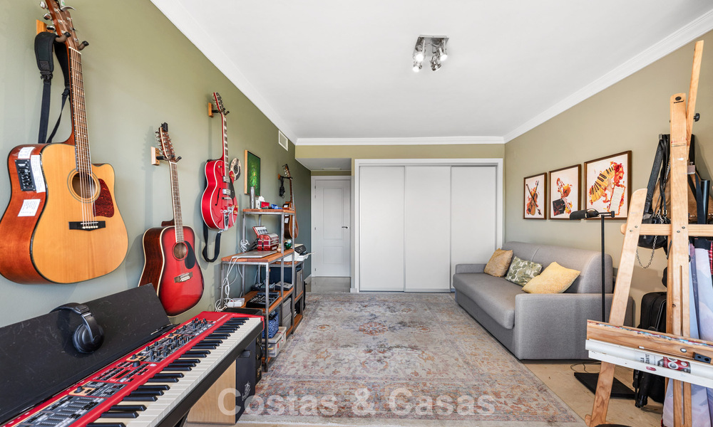 Renovated frontline golf apartment for sale close to all amenities in Guadalmina Alta and San Pedro, Marbella 799696