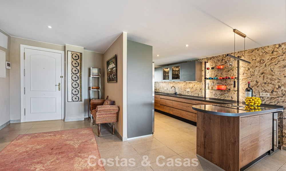 Renovated frontline golf apartment for sale close to all amenities in Guadalmina Alta and San Pedro, Marbella 799709
