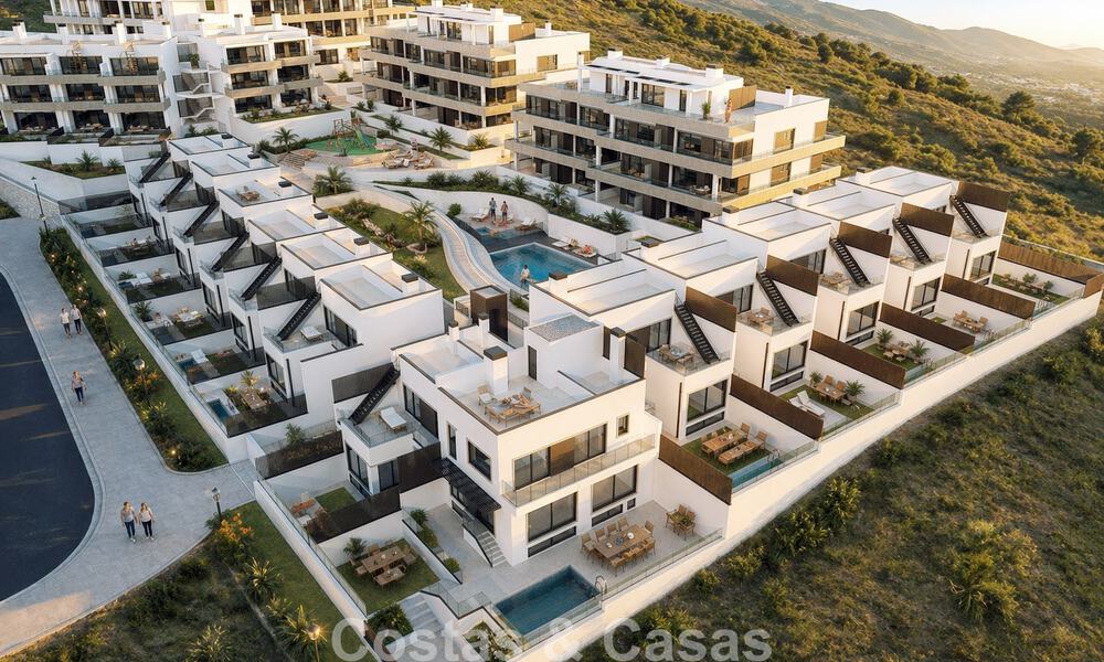 Launch! Frontline beach luxury apartments and townhouses with sea views for sale near Sotogrande, Costa del Sol 799730