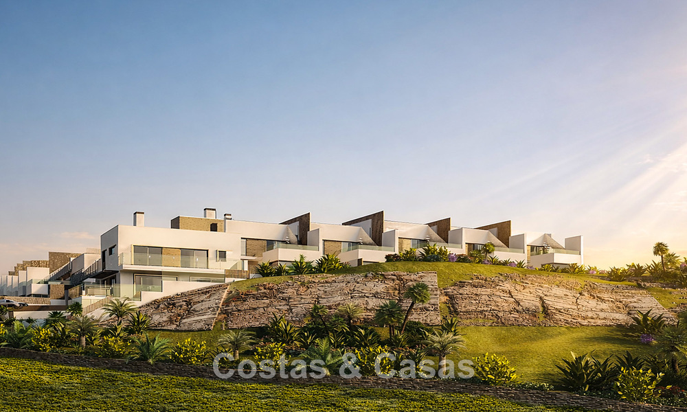 Launch! Frontline beach luxury apartments and townhouses with sea views for sale near Sotogrande, Costa del Sol 799745