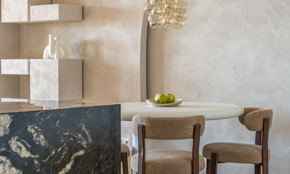 Modernised sea-view apartment for sale within walking distance of puerto banús and the beach in Nueva Andalucía, Marbella 799783