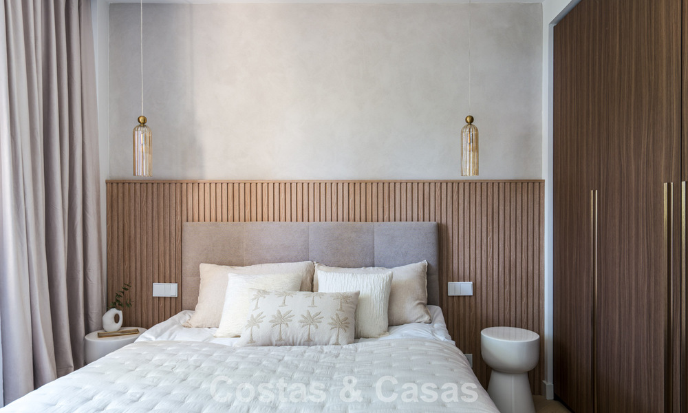 Modernised sea-view apartment for sale within walking distance of puerto banús and the beach in Nueva Andalucía, Marbella 799791