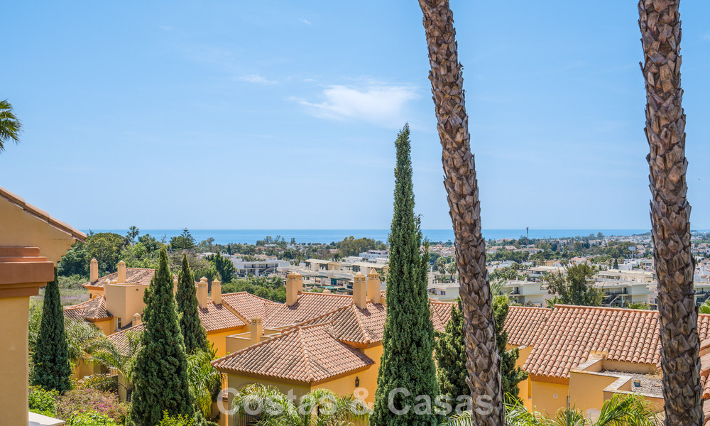 Modernised sea-view apartment for sale within walking distance of puerto banús and the beach in Nueva Andalucía, Marbella 799802