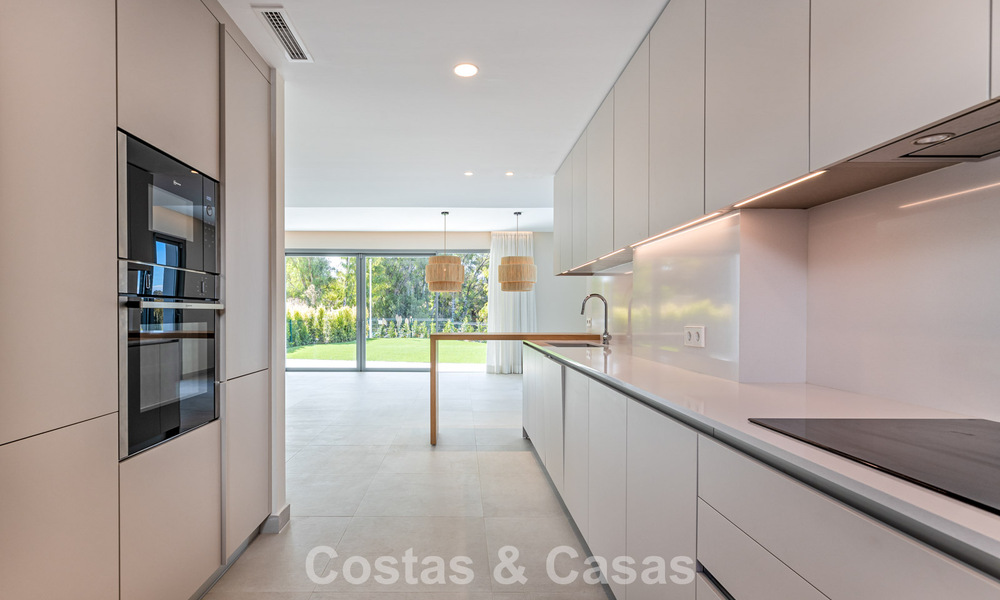 Modern semi-detached villa for sale close to amenities in Guadalmina and San Pedro town centre, Marbella 799887