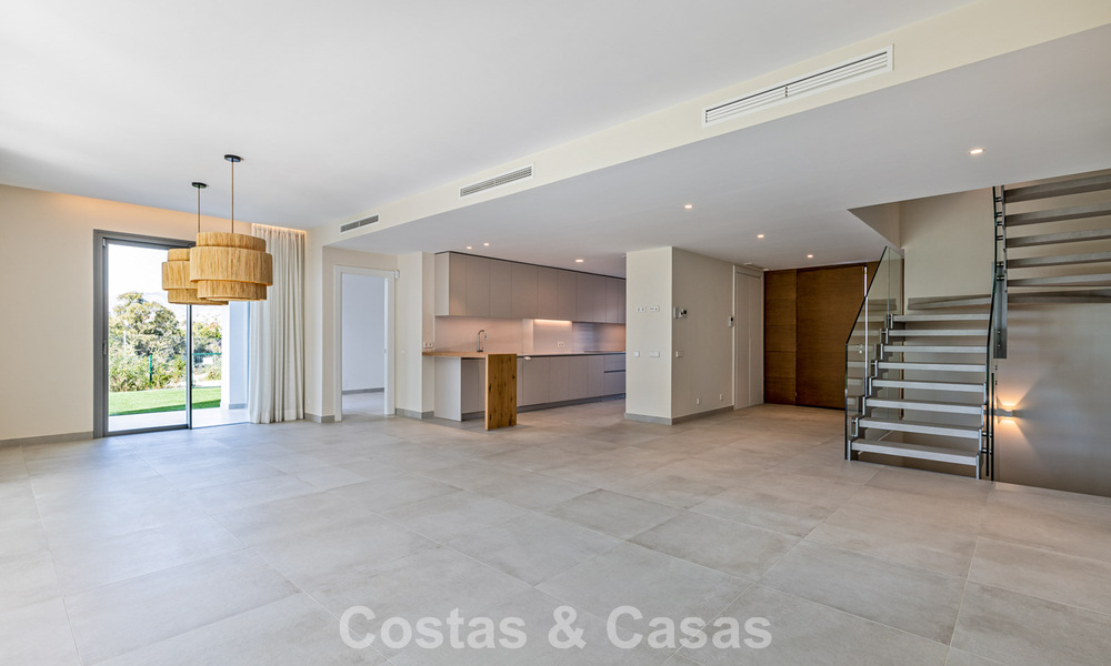 Modern semi-detached villa for sale close to amenities in Guadalmina and San Pedro town centre, Marbella 799912