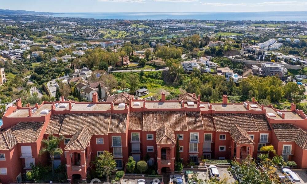 High-end fully renovated penthouse with spectacular sea views for sale in Marbella - Benahavís 800036