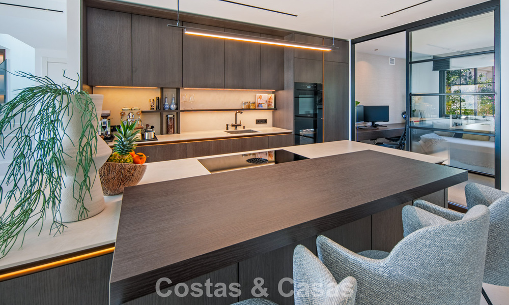 High-end fully renovated penthouse with spectacular sea views for sale in Marbella - Benahavís 800045