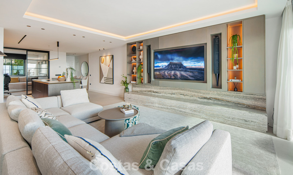 High-end fully renovated penthouse with spectacular sea views for sale in Marbella - Benahavís 800050