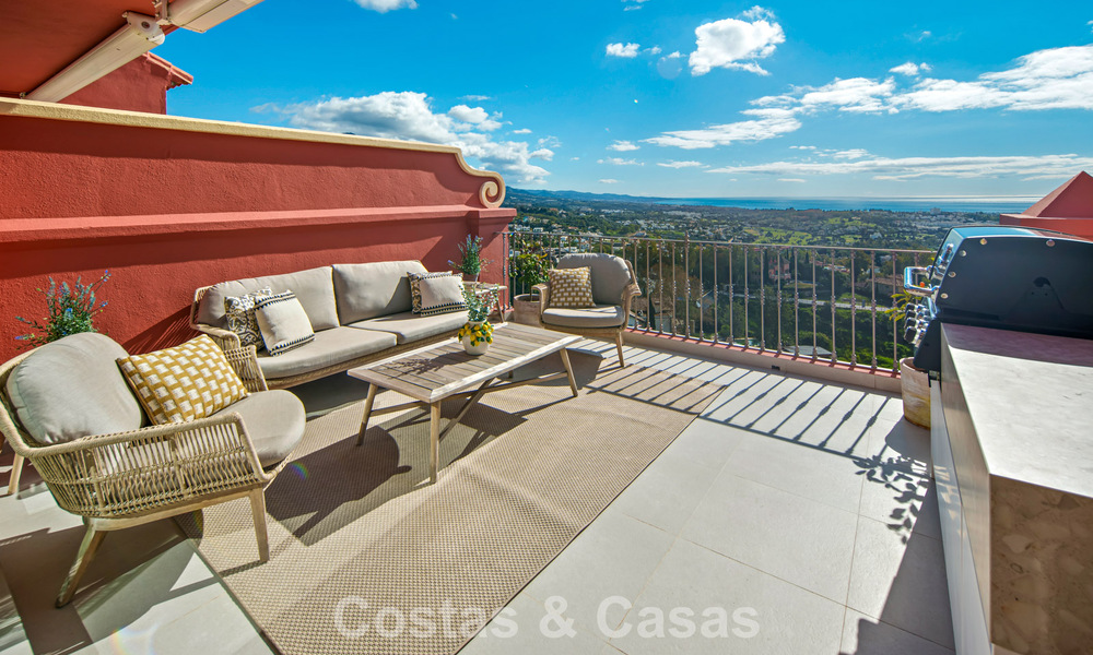 High-end fully renovated penthouse with spectacular sea views for sale in Marbella - Benahavís 800054