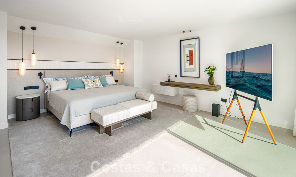 High-end fully renovated penthouse with spectacular sea views for sale in Marbella - Benahavís 800058